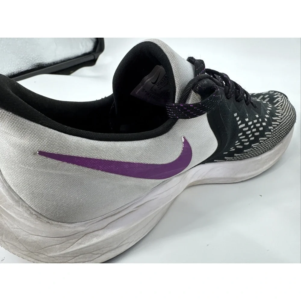 Women's Nike Zoom Winflo 6 Size 9 AQ8228-006‎